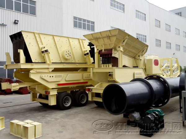 移動(dòng)式破碎站安裝現(xiàn)場(chǎng)