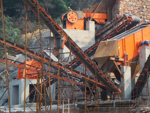 破碎生產現(xiàn)場