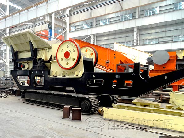 履帶移動破碎站