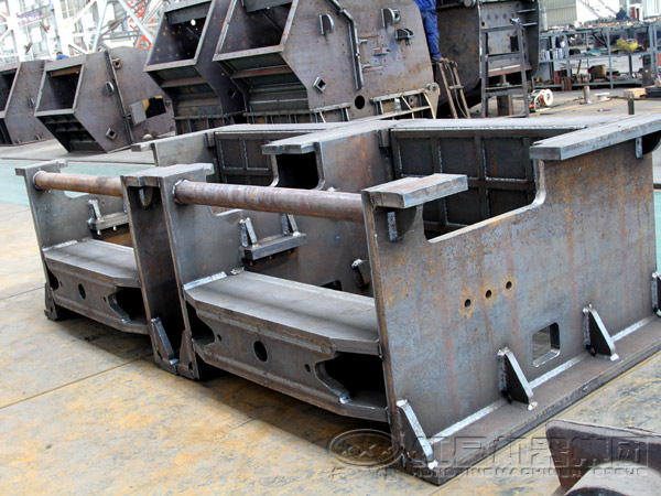 鄂式破碎機(jī)支撐裝置