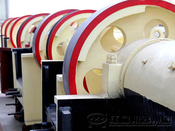 紅星鄂式破碎機的大轉輪