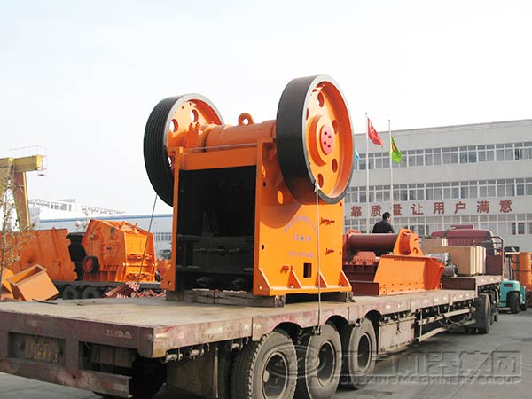 鄂式破碎機、振動給料機