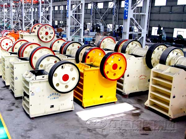 鄂式破碎機(jī)廠家車間