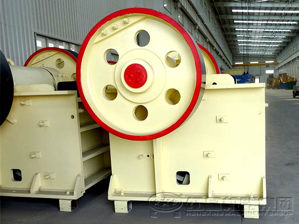 鄂式破碎機