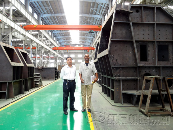 破碎機部件磨損配件服務