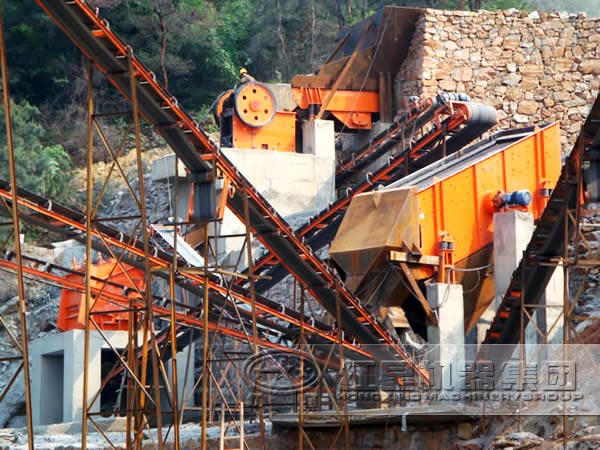 河卵石破碎機生產(chǎn)線現(xiàn)場