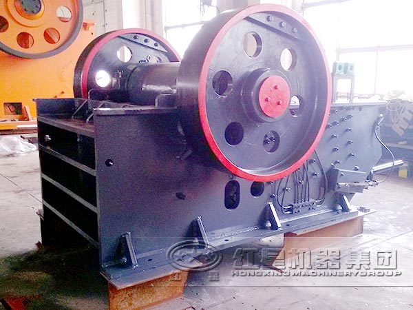 液壓系統(tǒng)過(guò)載保護(hù)鄂式破碎機(jī)