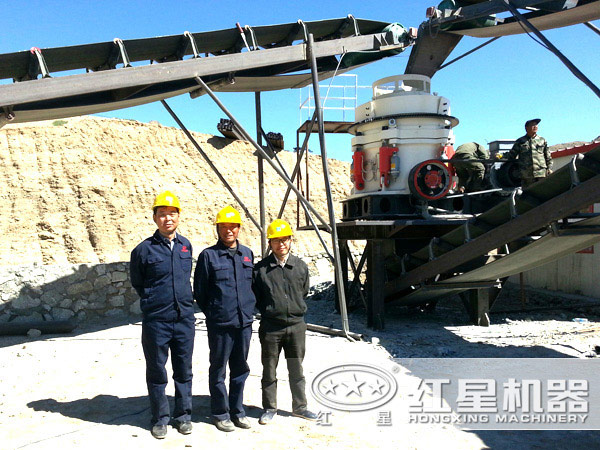 臺產(chǎn)100噸圓錐破碎機(jī)加工現(xiàn)場