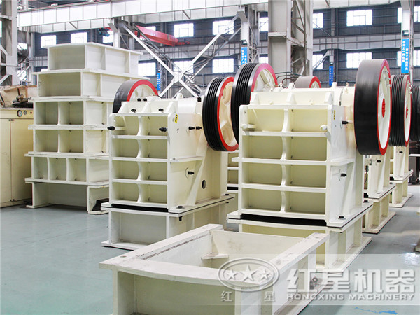 礦用鄂式破碎機型號眾多