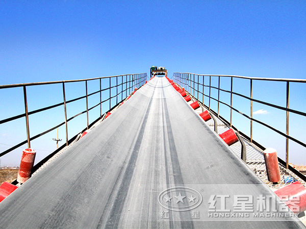 膠帶輸送機(jī)生產(chǎn)廠家