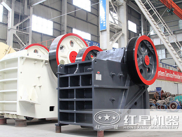 德版顎式破碎機正面