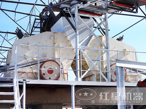 日產(chǎn)量2000方石子破碎生產(chǎn)線生產(chǎn)現(xiàn)場