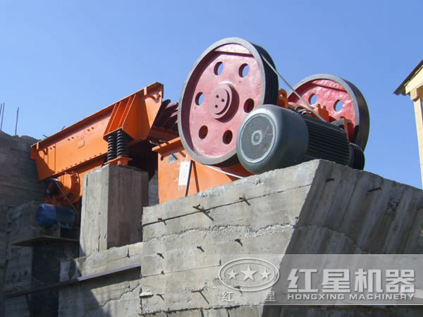 振動(dòng)給料機(jī)生產(chǎn)線現(xiàn)場