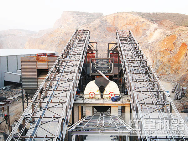 500-800噸重錘式破碎機加工現(xiàn)場