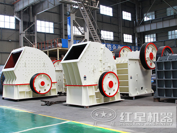 紅星煤炭錘式粉碎機車間