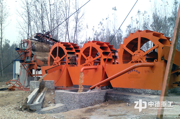 紅星售后服務(wù)人員現(xiàn)場指導(dǎo)安裝洗砂機