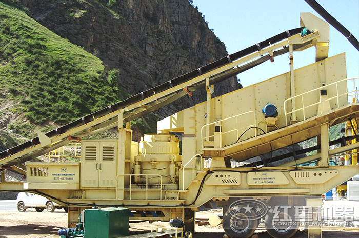 時(shí)產(chǎn)100噸的石子破碎機(jī)作業(yè)現(xiàn)場(chǎng)圖片
