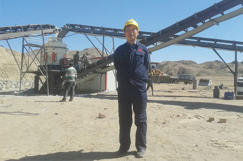 紅星圓錐式破碎機(jī)現(xiàn)場(chǎng)