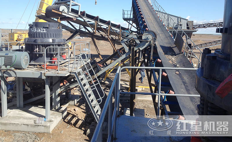 紅星復(fù)合圓錐破碎機(jī)生產(chǎn)線(xiàn)現(xiàn)場(chǎng)