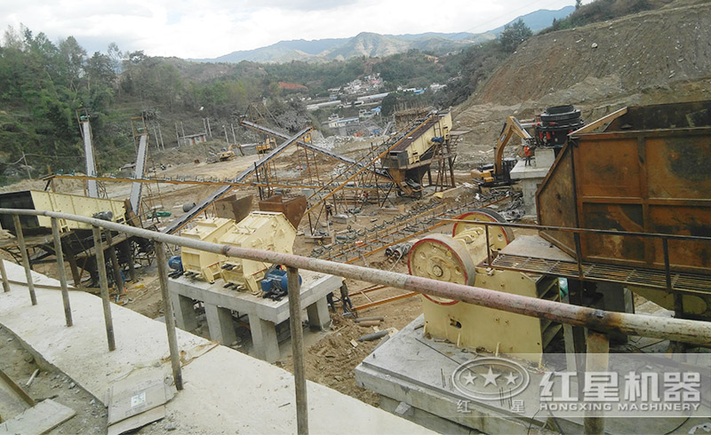 顎破+反擊破+圓錐破構(gòu)成的碎石生產(chǎn)線