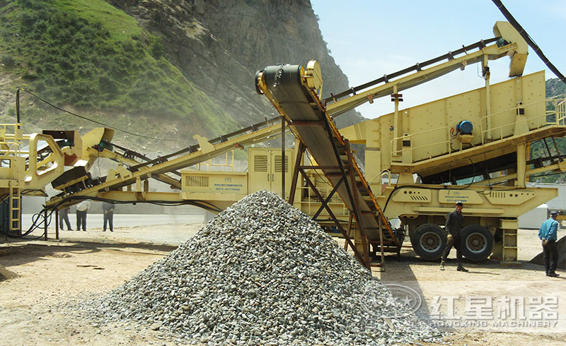 鵝卵石移動(dòng)圓錐破生產(chǎn)線現(xiàn)場(chǎng)