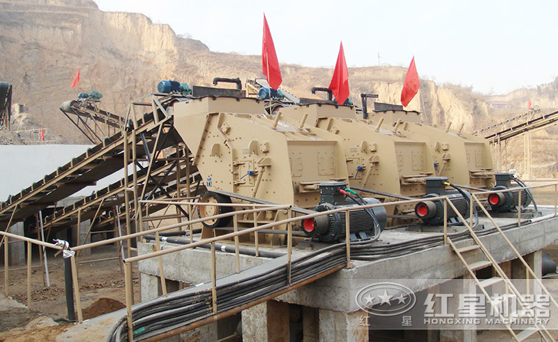 石灰石反擊式破碎機(jī)生產(chǎn)線現(xiàn)場(chǎng)