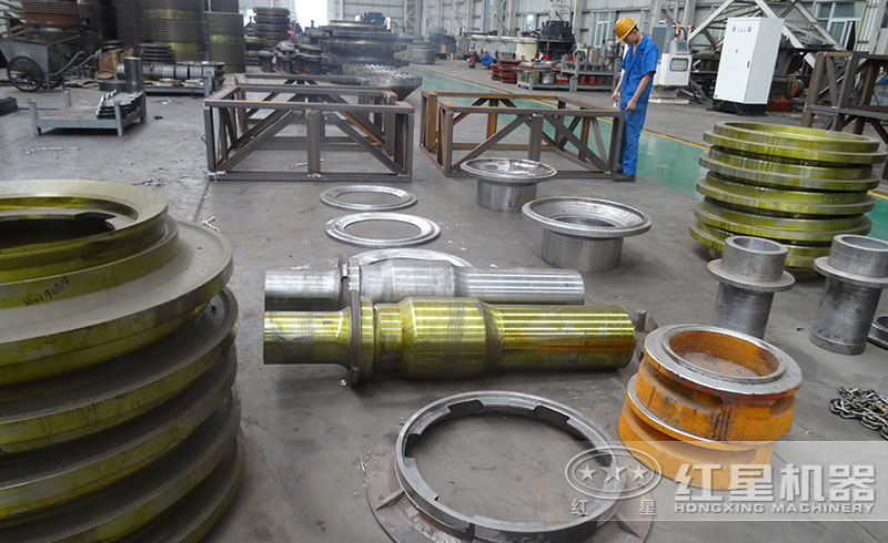 河南紅星圓錐式破碎機生產(chǎn)車間——圓錐式破碎機主要零部件