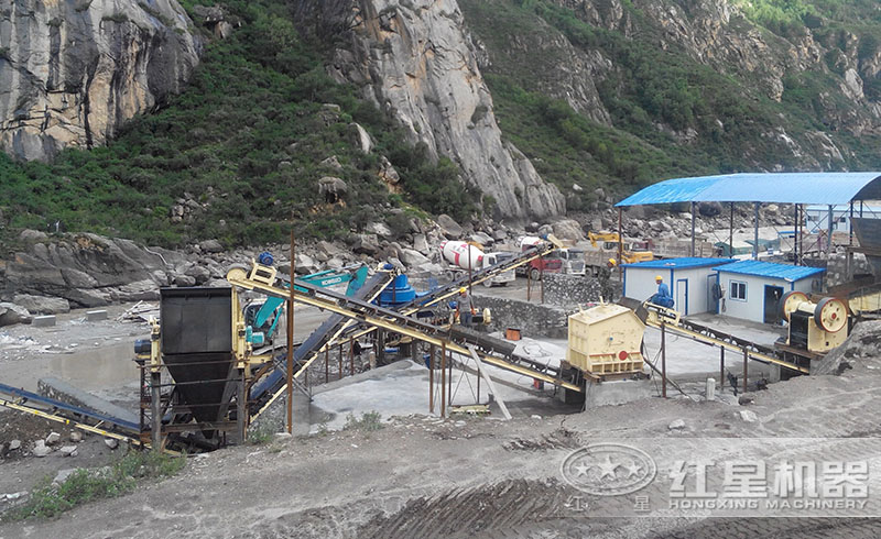 砂巖制砂生產(chǎn)線現(xiàn)場