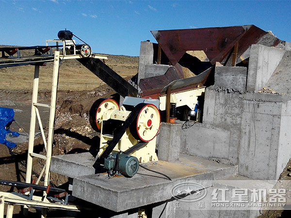 紅星顎式破碎機(jī)生產(chǎn)線現(xiàn)場(chǎng)