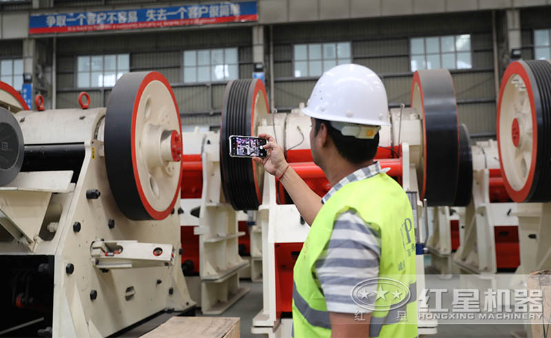 紅星顎式破碎機種類多樣、型號齊全，廠家直銷、價格實惠