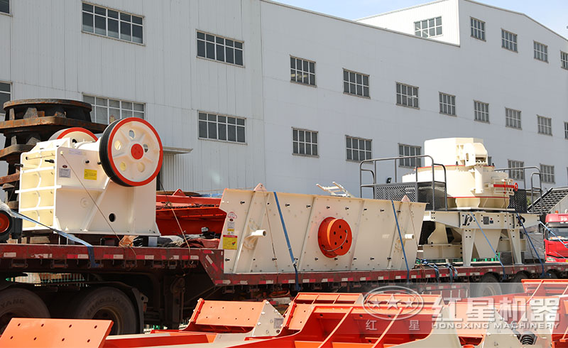 紅星硬石粉碎機(jī)質(zhì)高價(jià)廉，遠(yuǎn)銷各地