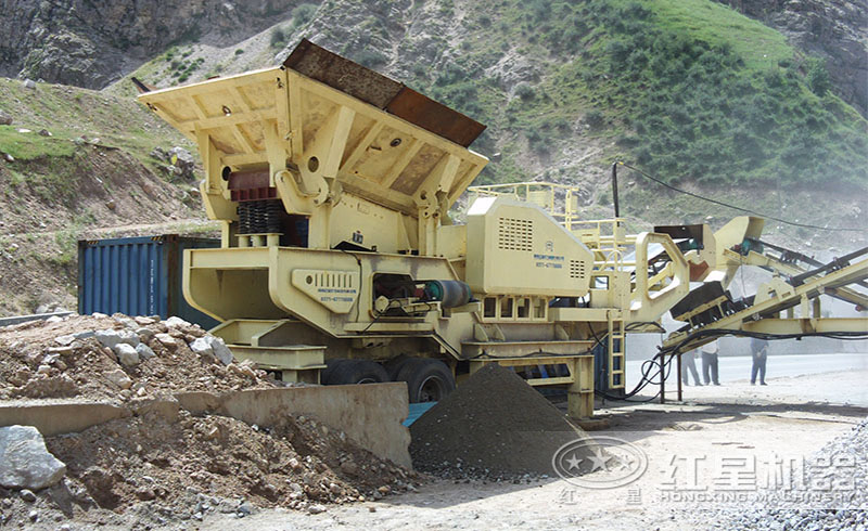 顎破移動(dòng)破碎機(jī)靈活移動(dòng)、適應(yīng)性強(qiáng)