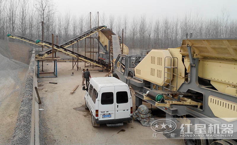 移動破碎機生產(chǎn)現(xiàn)場