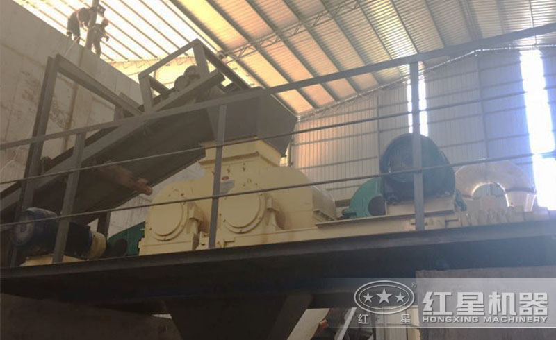 紅星湖北用戶的對(duì)輥式煤炭破碎生產(chǎn)線現(xiàn)場(chǎng)