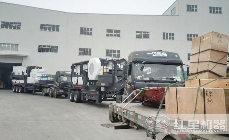 外國(guó)用戶(hù)不遠(yuǎn)千里來(lái)河南紅星購(gòu)置的全套移動(dòng)式石料粉沙設(shè)備