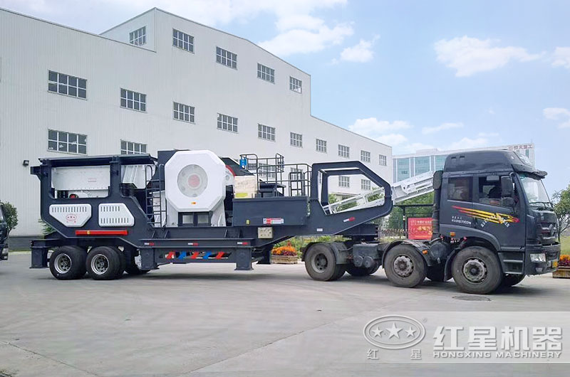 移動(dòng)碎石機(jī)車有多種配置形式