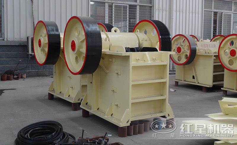 紅星鄂式破碎機(jī)多款機(jī)型，現(xiàn)貨供應(yīng)