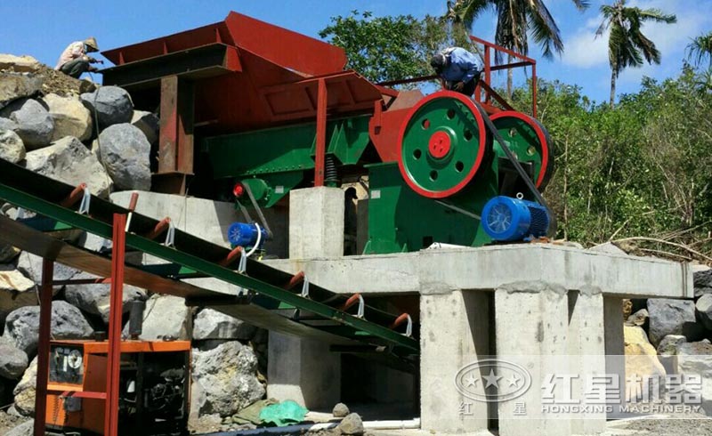 紅星顎式破碎機(jī)碎石現(xiàn)場(chǎng)