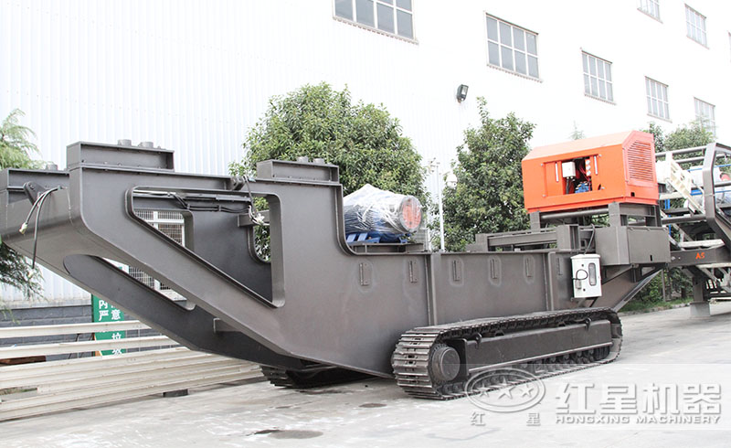 履帶式移動粗碎磕石機(jī)液壓驅(qū)動，更加智能高產(chǎn)