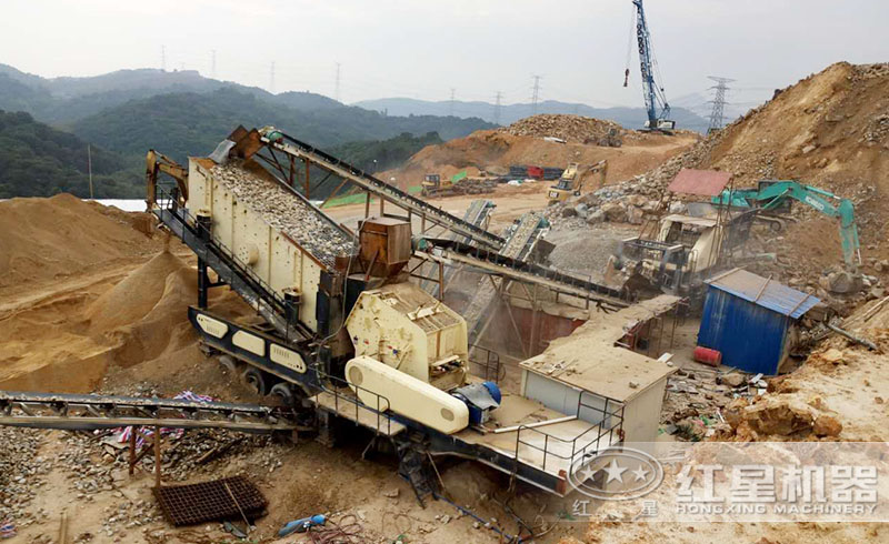 紅星用戶移動式破碎機碎石生產線現場