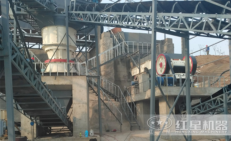 紅星用戶時產200噸左右的石料破碎現場