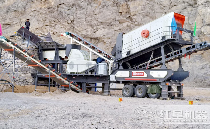 移動(dòng)式破碎機(jī)靈活移動(dòng)，助您實(shí)現(xiàn)流動(dòng)式碎石