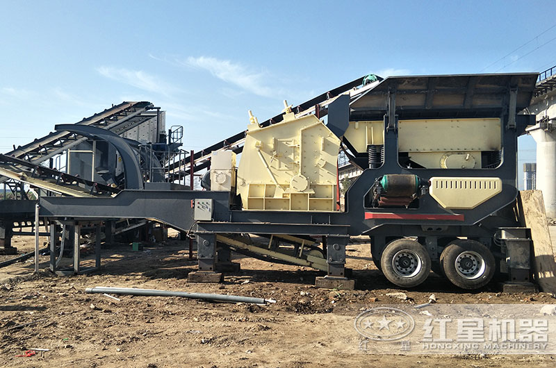 移動(dòng)式反擊破碎機(jī)現(xiàn)場(chǎng)實(shí)拍