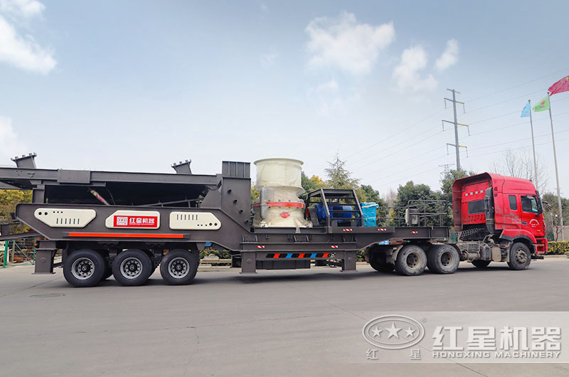 移動(dòng)式混凝土發(fā)貨現(xiàn)場(chǎng)