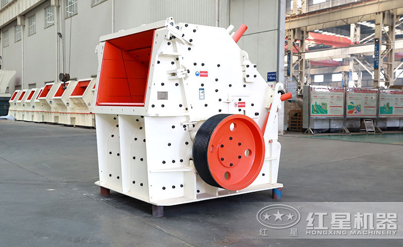 小型CI反擊式破碎機車間實拍