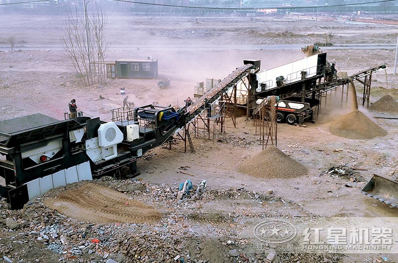 移動式破碎生產(chǎn)現(xiàn)場