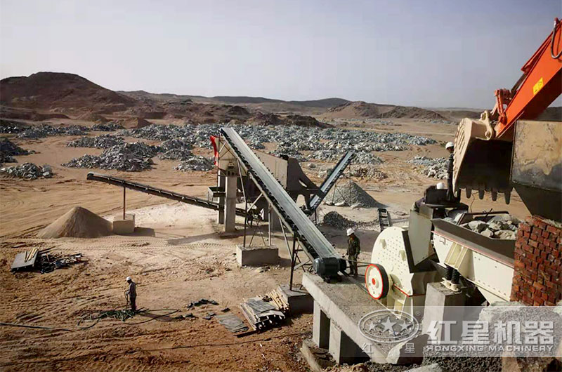 重錘式破碎機(jī)現(xiàn)場(chǎng)