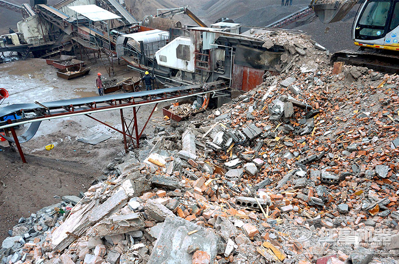 移動建筑垃圾破碎機全套生產(chǎn)現(xiàn)場