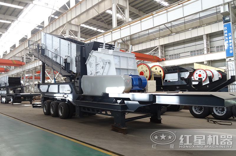 輪胎式建筑垃圾破碎機車間實拍