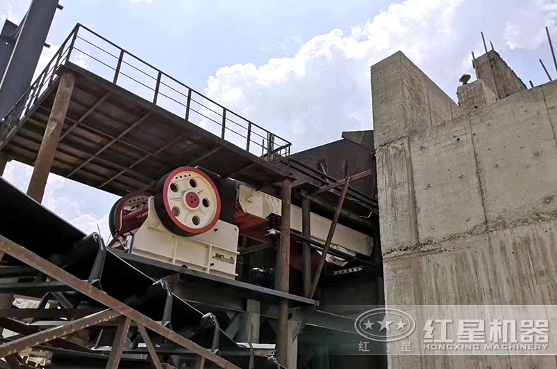 大型砂石生產(chǎn)線破碎現(xiàn)場 大型砂石生產(chǎn)線破碎現(xiàn)場